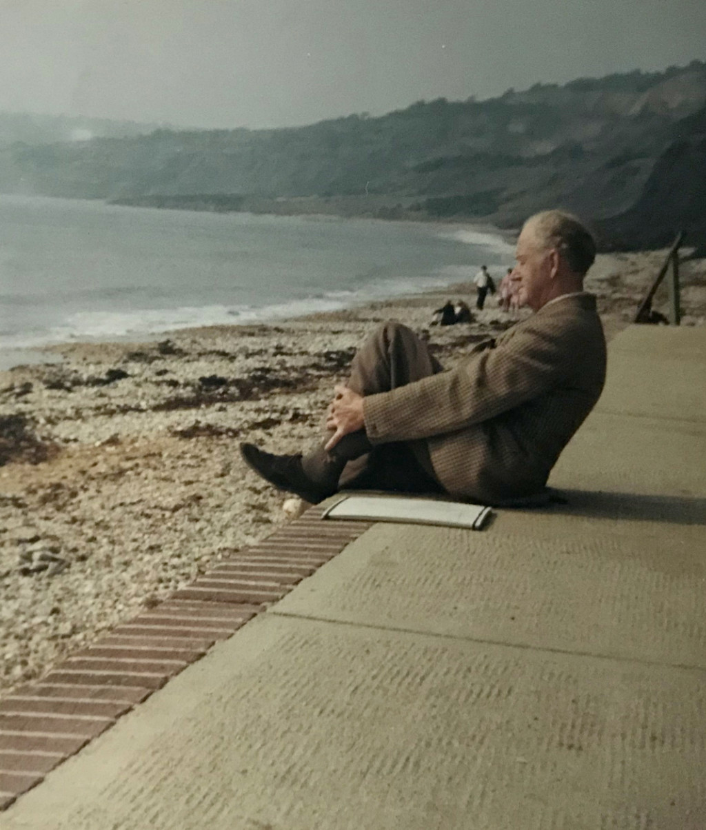 Kenneth Baldwin-Smith sketching in Cornwall